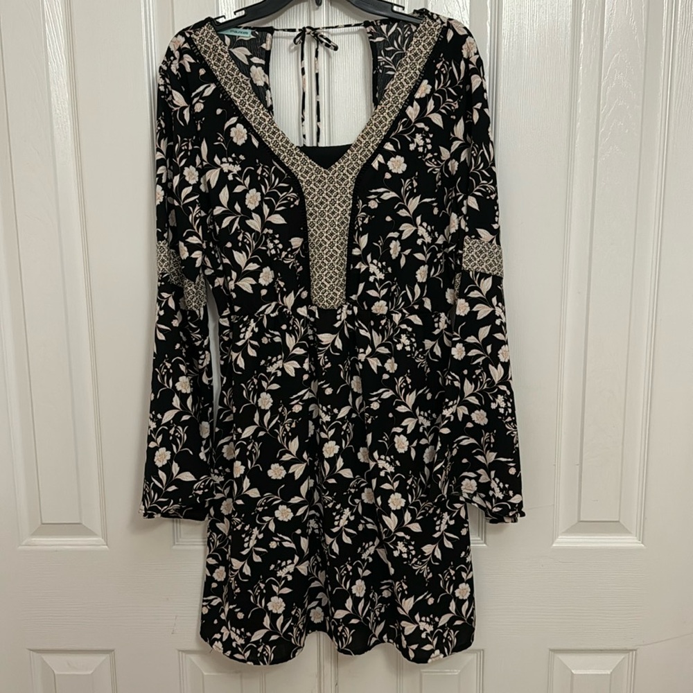 Maurices Dress  Mini V-neck hippie Sleeve Black Boho Floral